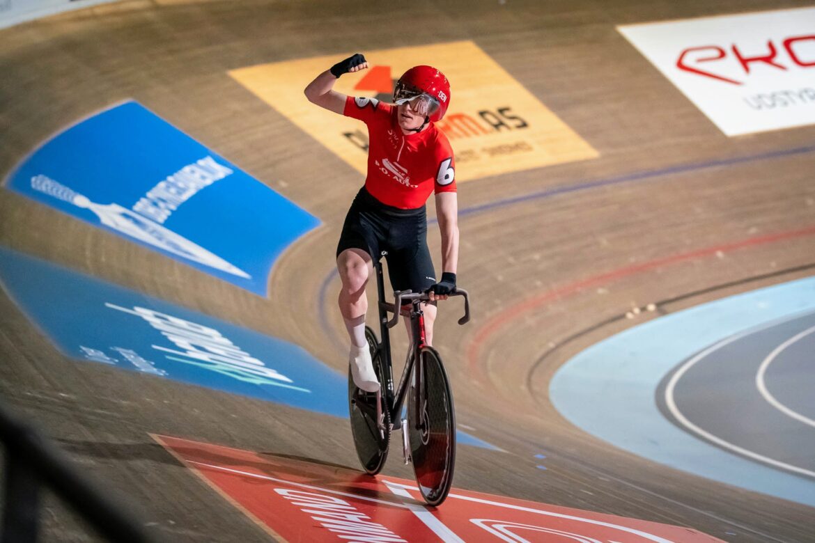 St&aelig;rkt dansk par med 1-tallet p&aring; ryggen i 3-dagesl&oslash;b